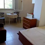 Zora Nečujam