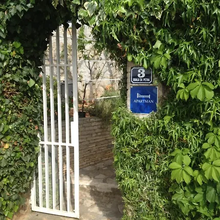 Zora Apartment Necujam