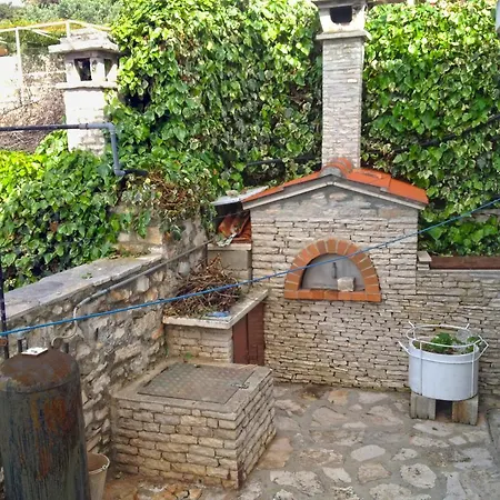 Zora Apartment Necujam