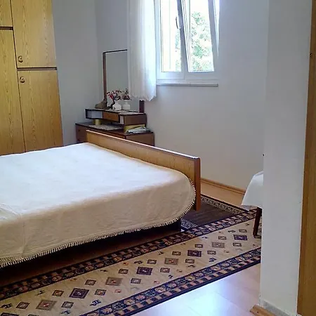 Apartment Zora Necujam